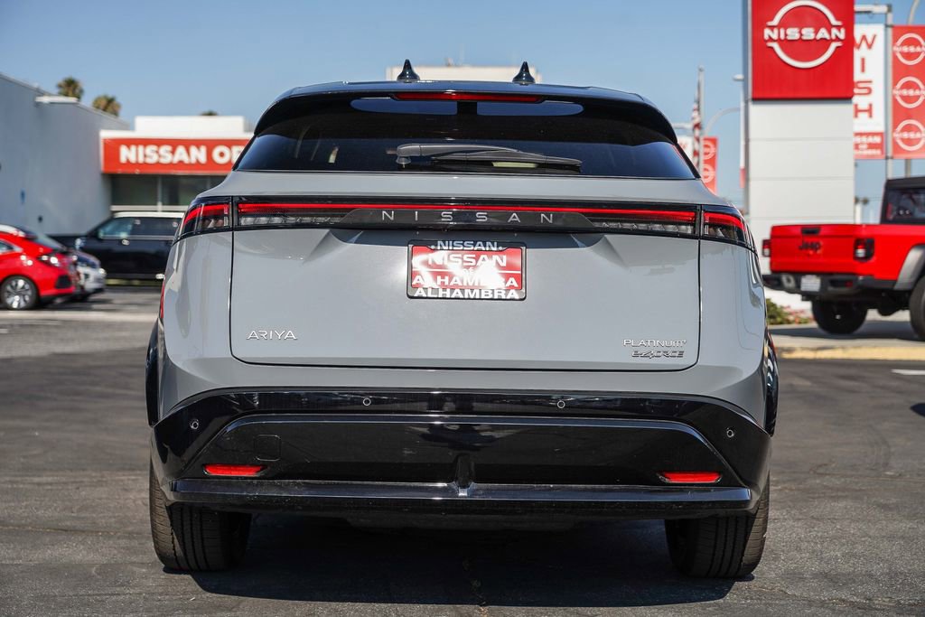 New 2025 Nissan Ariya Platinum image 8
