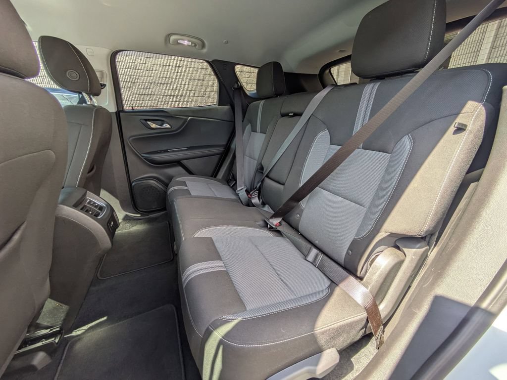 Used 2025 Chevrolet Blazer LT FWD image 28