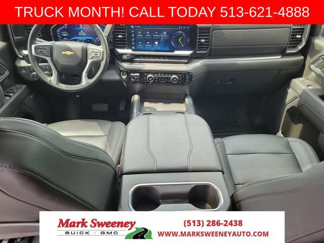 Used 2024 Chevrolet Silverado 2500 LTZ w/ LTZ Convenience Package AWD/4WD image 9