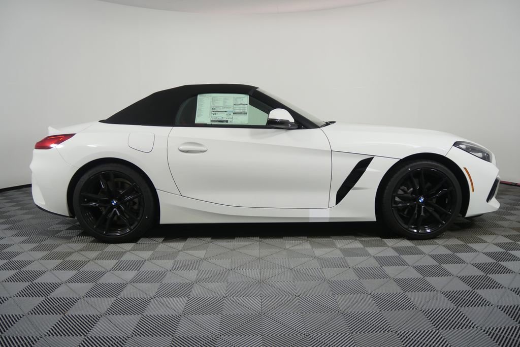 New 2026 BMW Z4 sDrive30i w/ Convenience Package image 2
