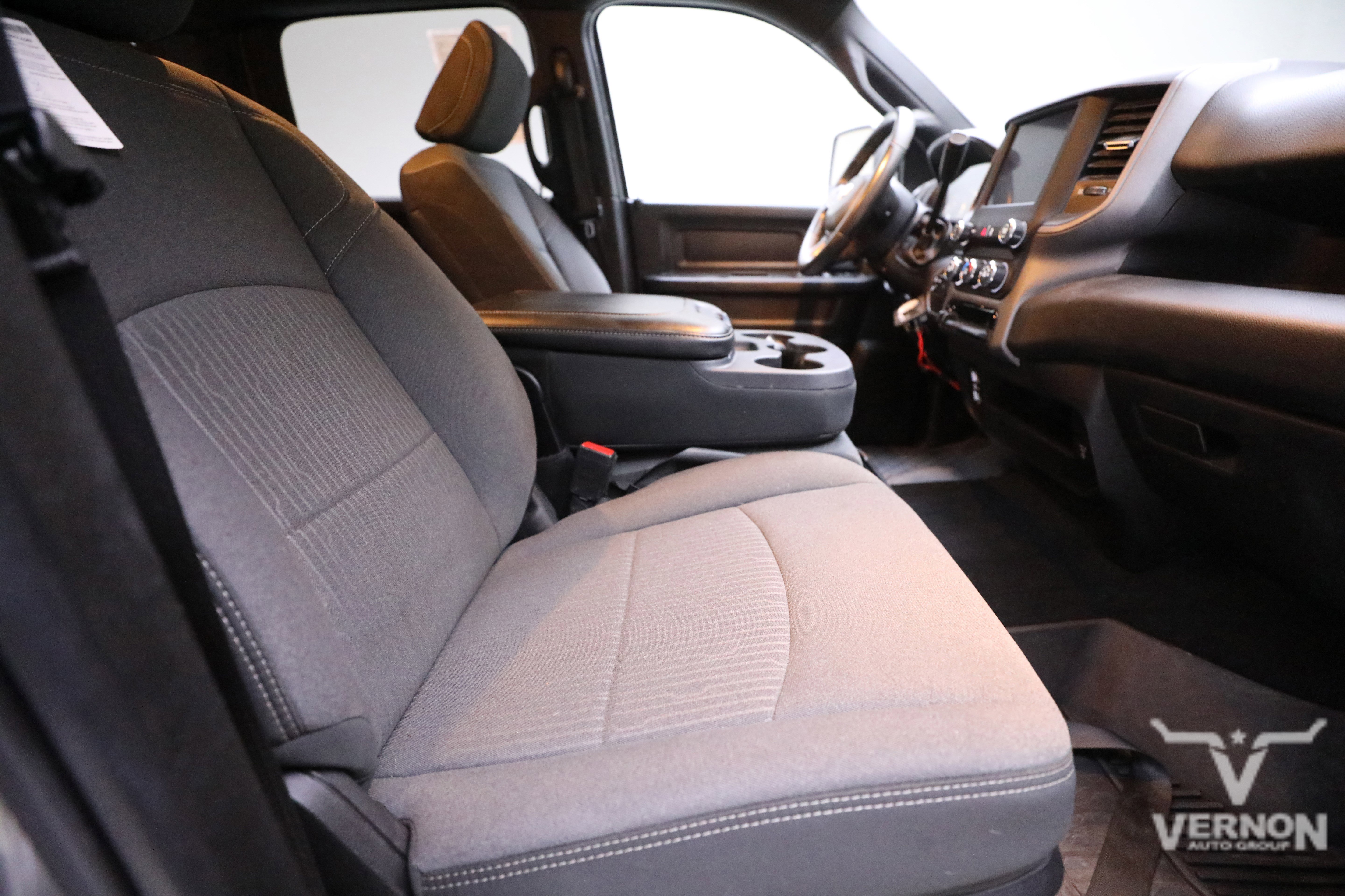 Used 2024 RAM 2500 Tradesman w/ Chrome Appearance Group image 11