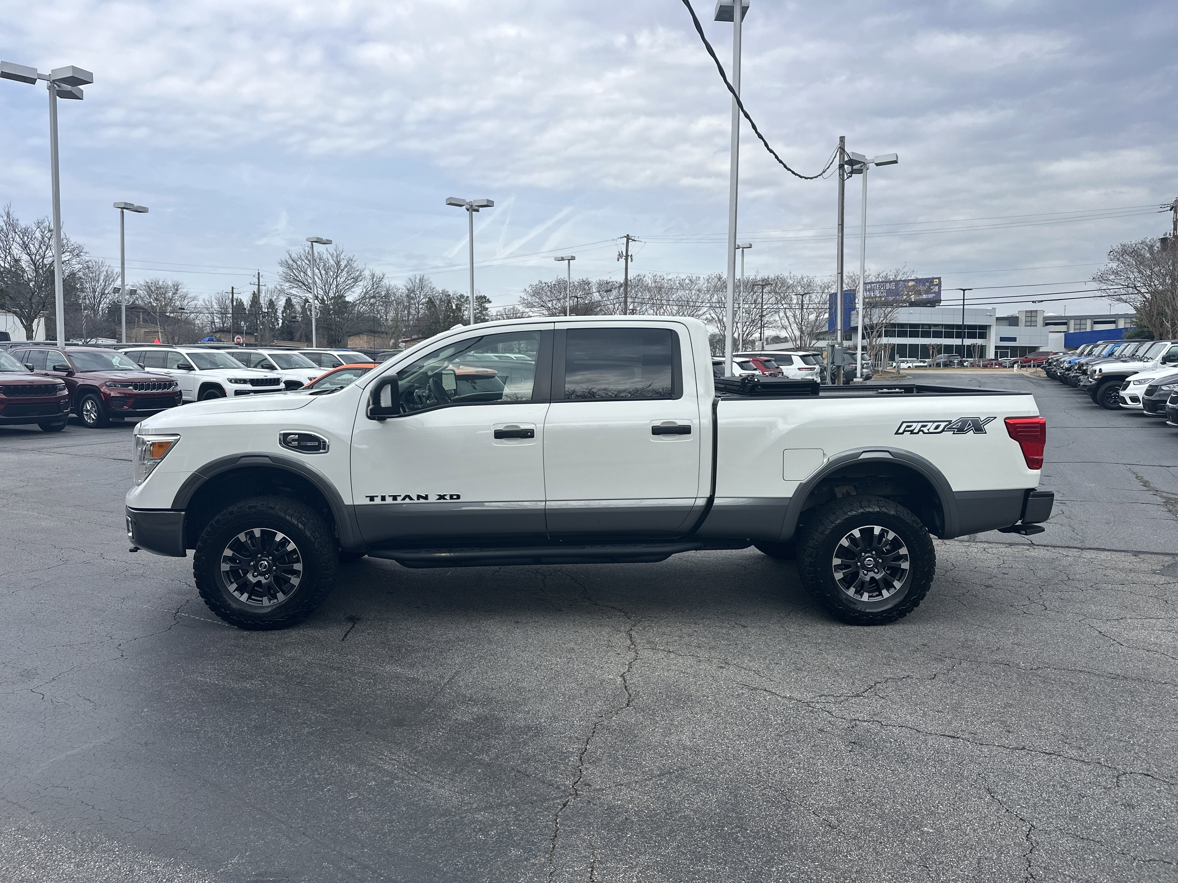 Used 2017 Nissan Titan PRO-4X w/ Pro-4x Convenience Package image 6