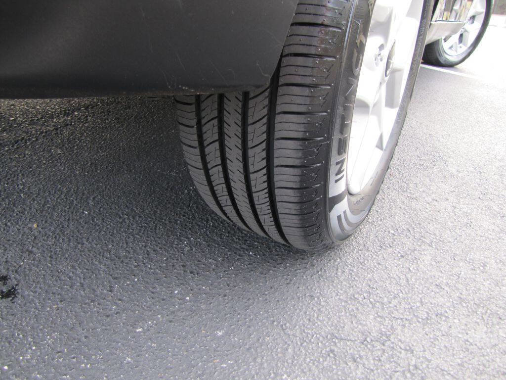 Used 2024 Kia Soul LX w/ Option Group 015 FWD image 28