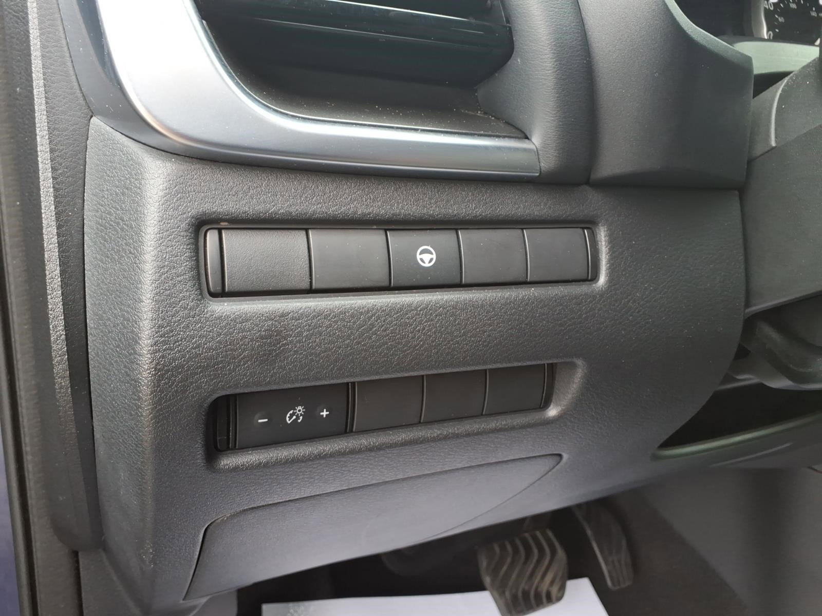 Used 2022 Nissan Rogue SV AWD/4WD image 17