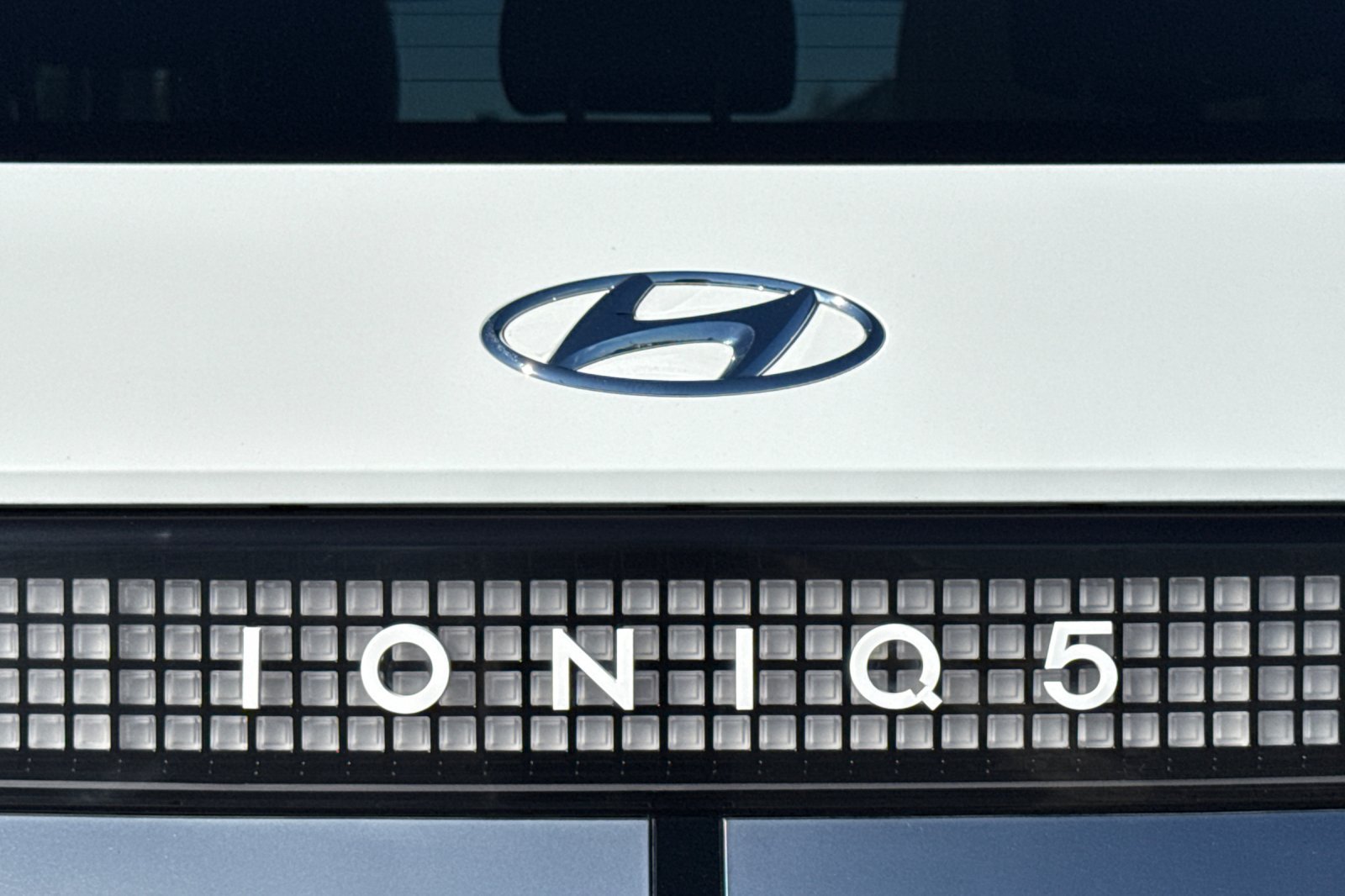Used 2024 Hyundai Ioniq 5 Limited AWD/4WD image 32