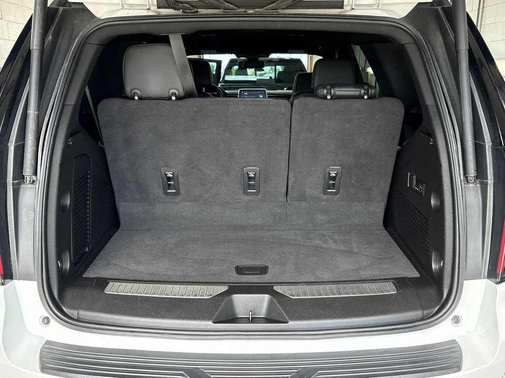 Used 2022 Chevrolet Tahoe Z71 w/ Luxury Package AWD/4WD image 30