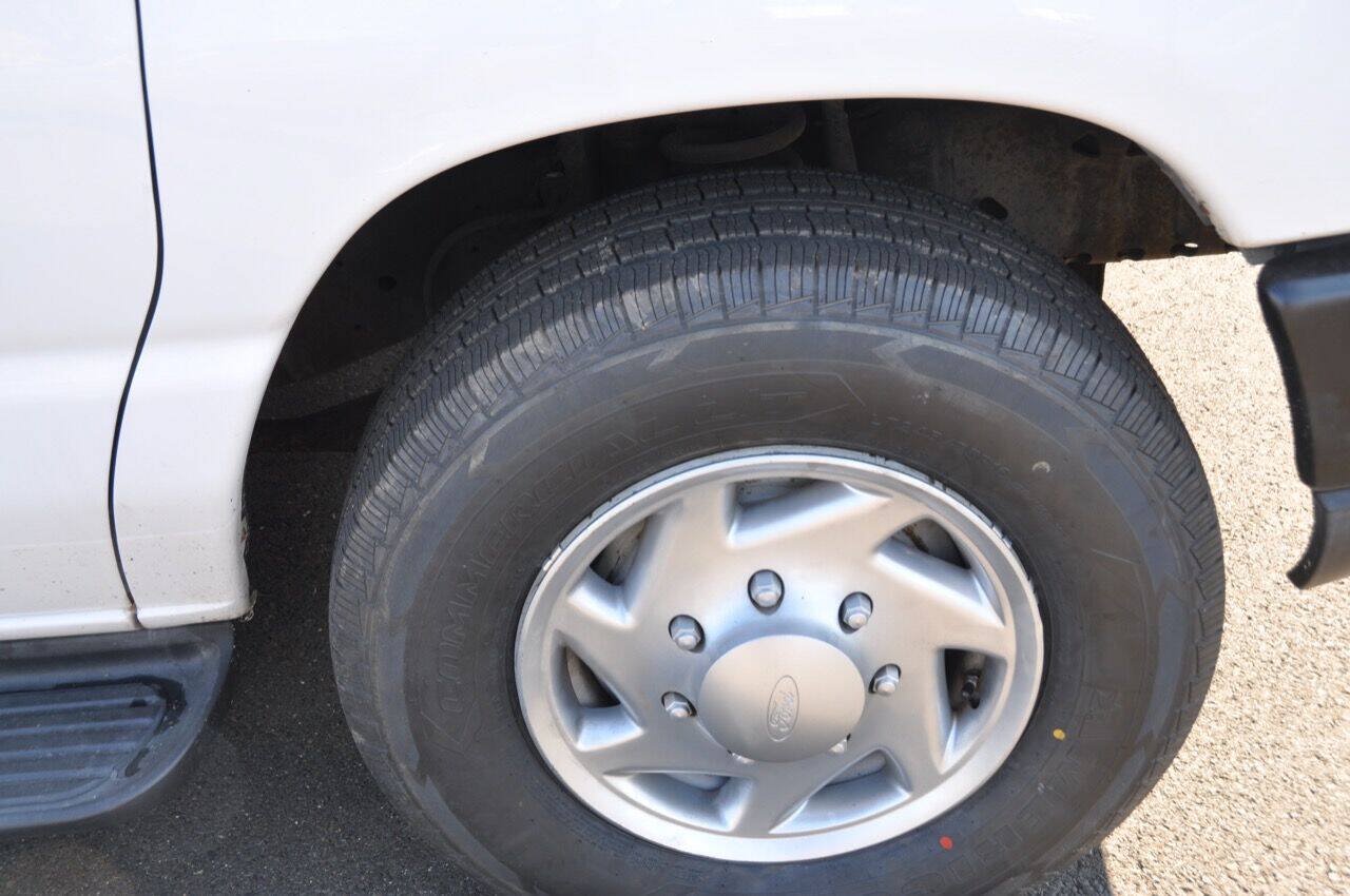 Used 2010 Ford E-350 and Econoline 350 XLT RWD image 39