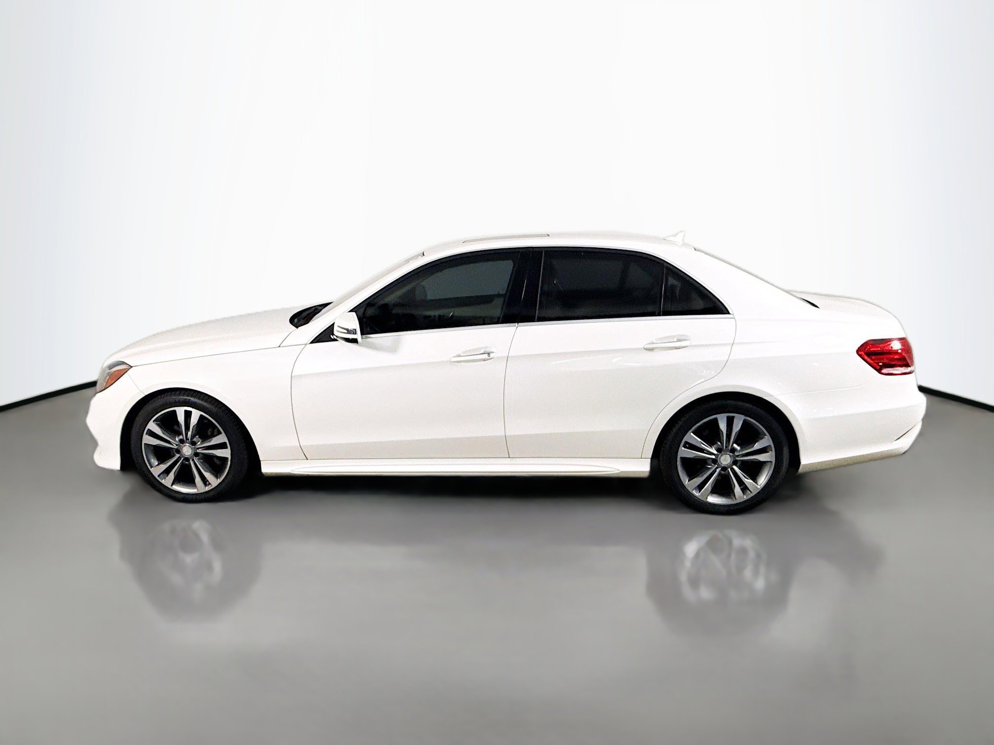 Used 2016 Mercedes-Benz E 350 Sedan w/ Premium Package image 6
