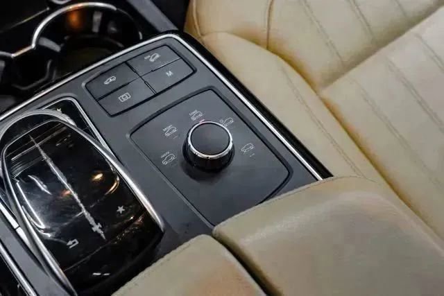 Used 2018 Mercedes-Benz GLS 450 4MATIC w/ Premium Package image 33