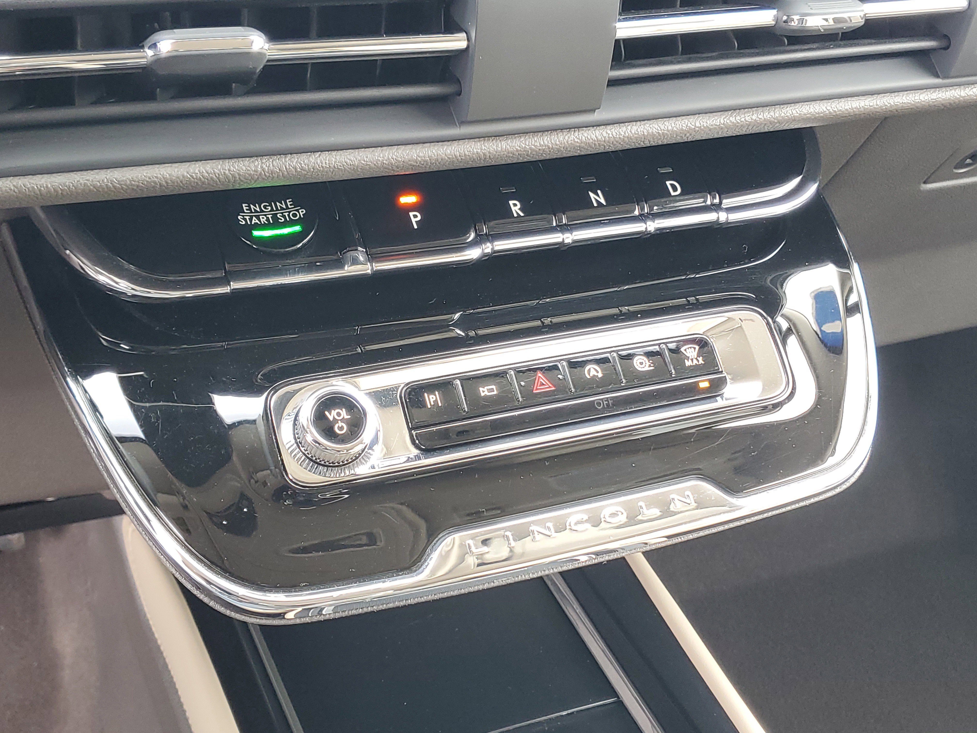 Certified 2024 Lincoln Corsair AWD image 18