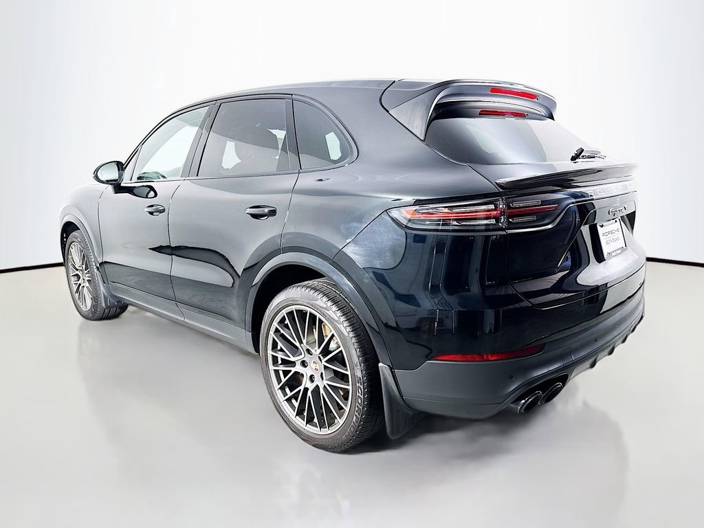 Used 2022 Porsche Cayenne S Platinum image 3