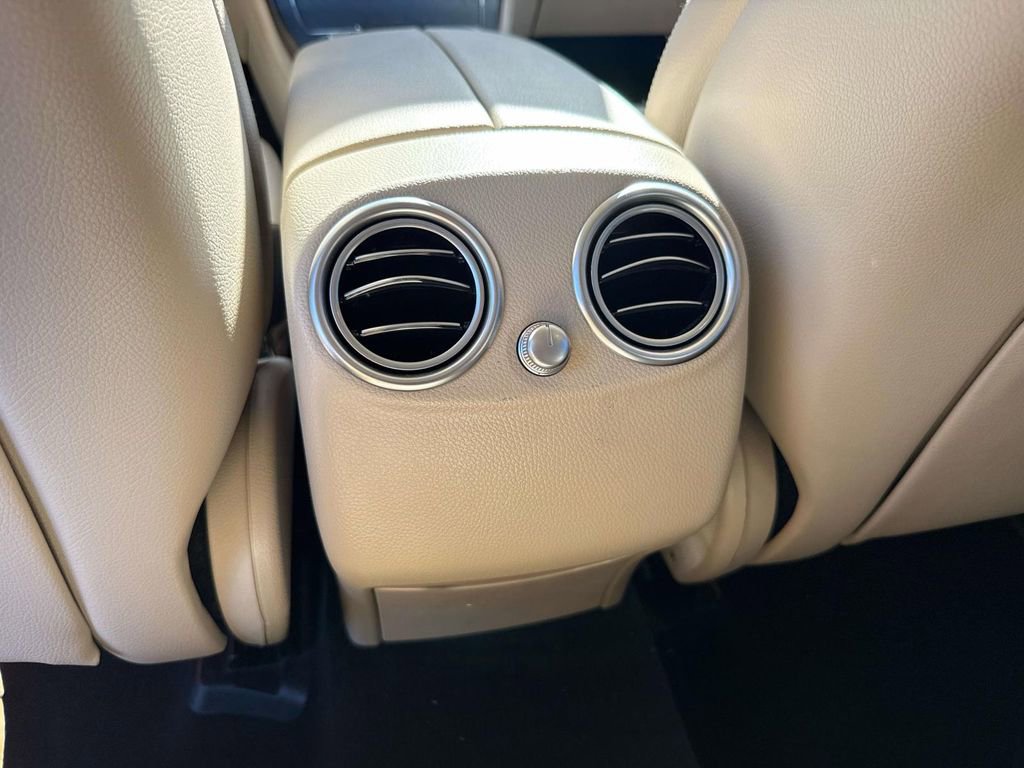 Used 2022 Mercedes-Benz GLC 300 4MATIC image 11