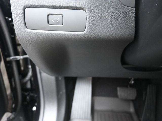 New 2026 Volvo XC60 B5 Ultra w/ Protection Package Premier image 16