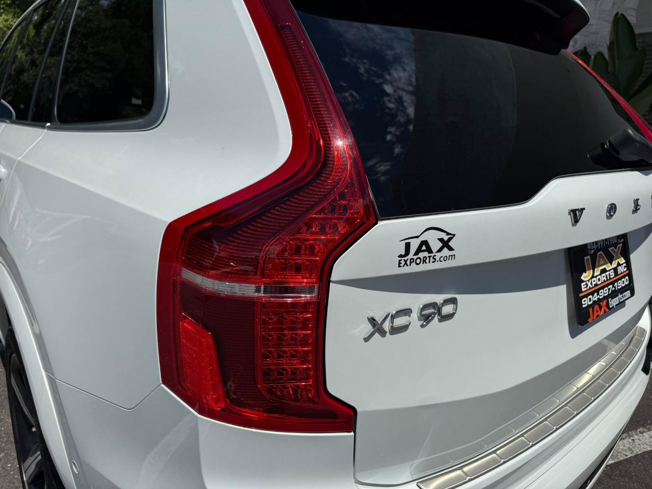 Used 2016 Volvo XC90 T6 R-Design w/ Protection Package Plus AWD/4WD image 6