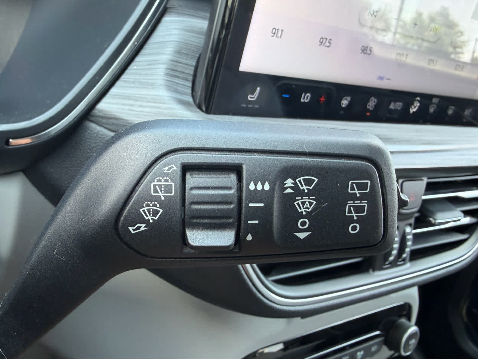 Used 2023 Ford Escape Platinum AWD/4WD image 27