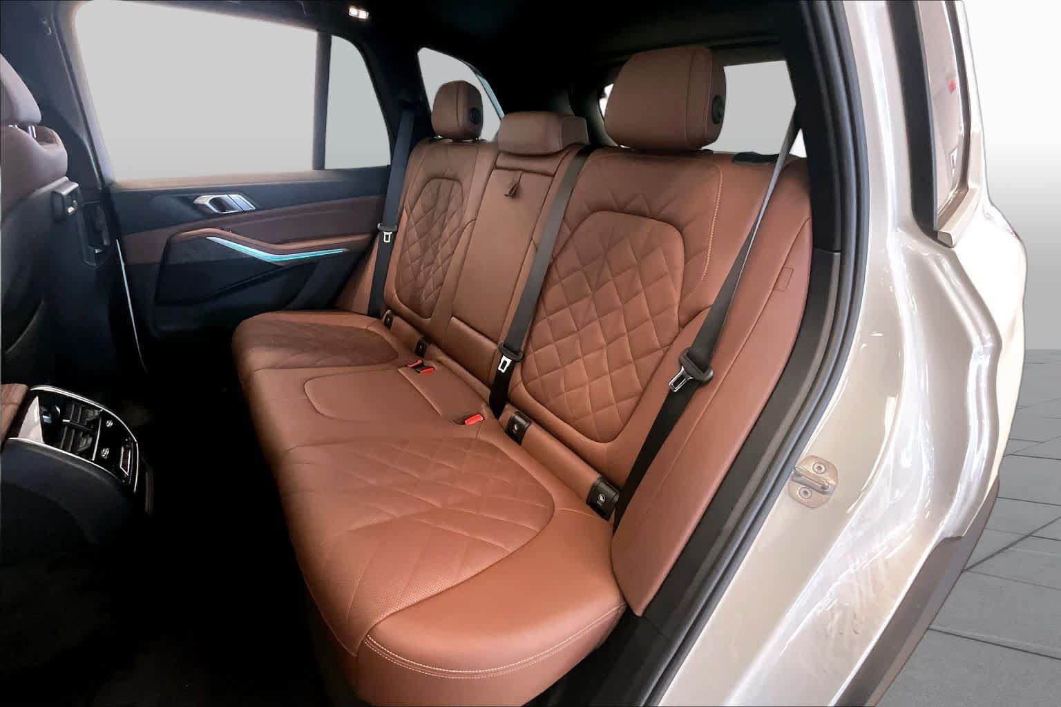 Used 2023 BMW X5 sDrive40i w/ Climate Comfort Package RWD image 19