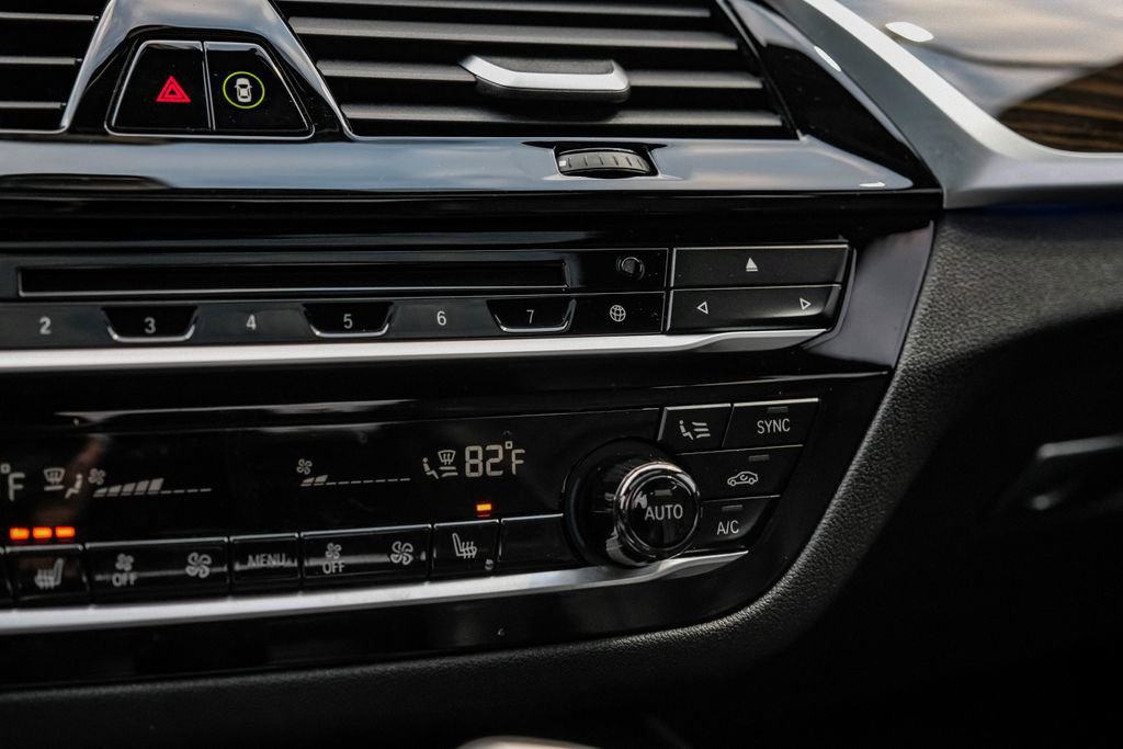 Used 2018 BMW 540i xDrive w/ M Sport Package image 31