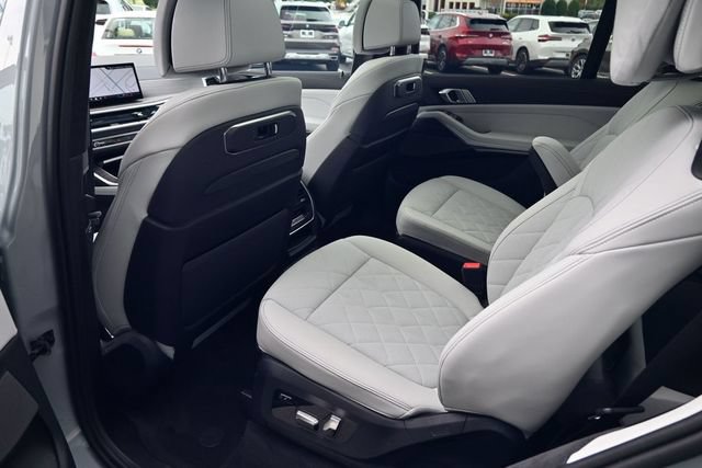 Used 2024 BMW X7 xDrive40i w/ Executive Package AWD/4WD image 23
