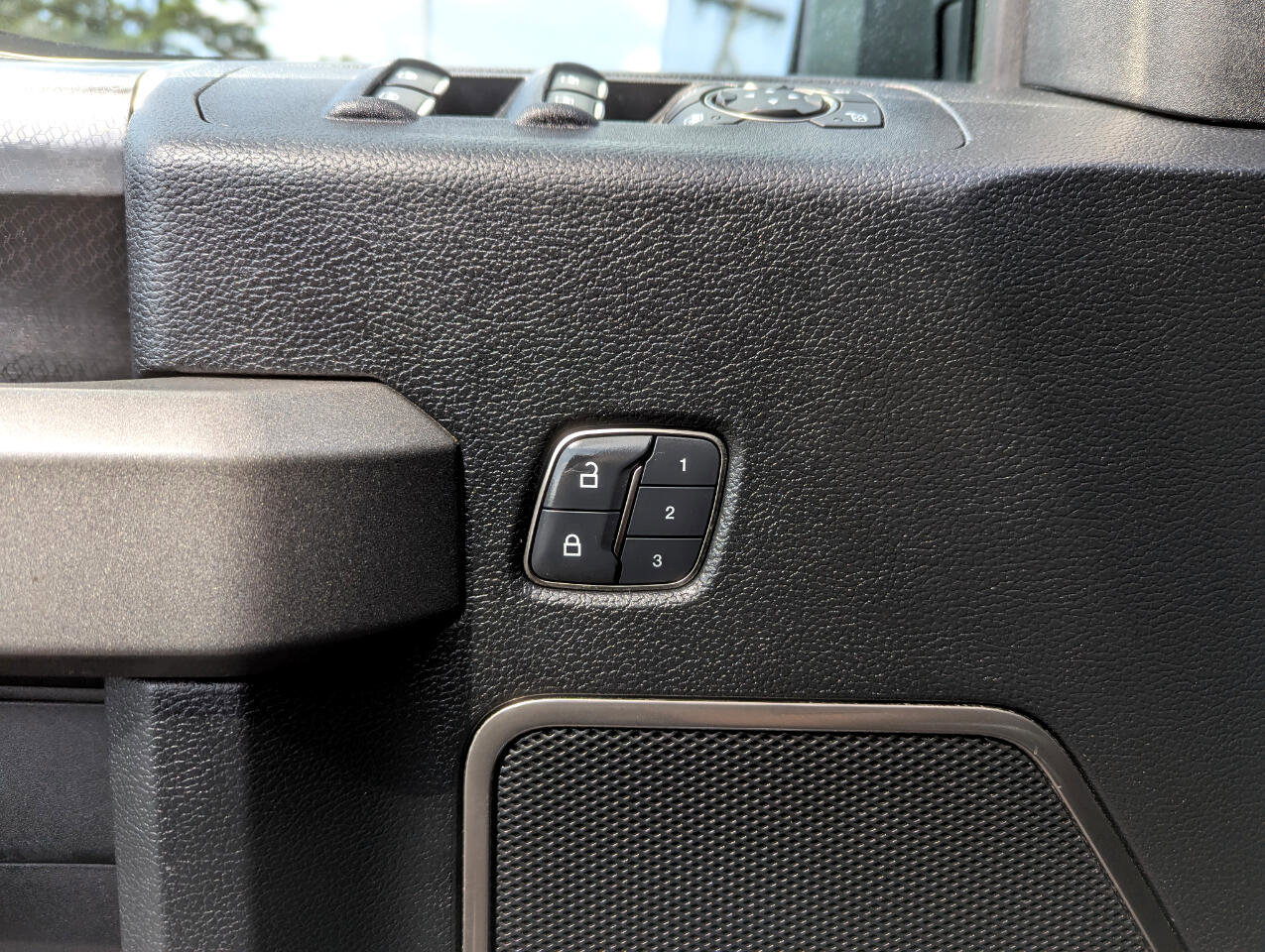 Used 2018 Ford F150 Raptor w/ Equipment Group 802A Luxury image 13