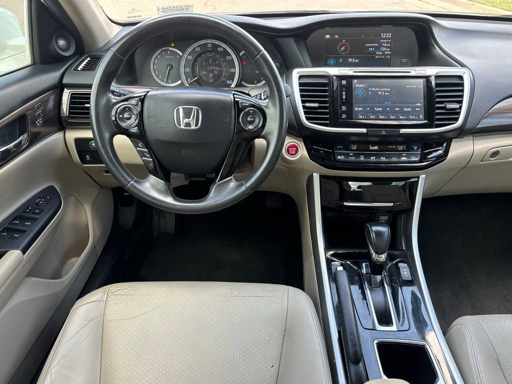 Used 2017 Honda Accord EX-L image 9