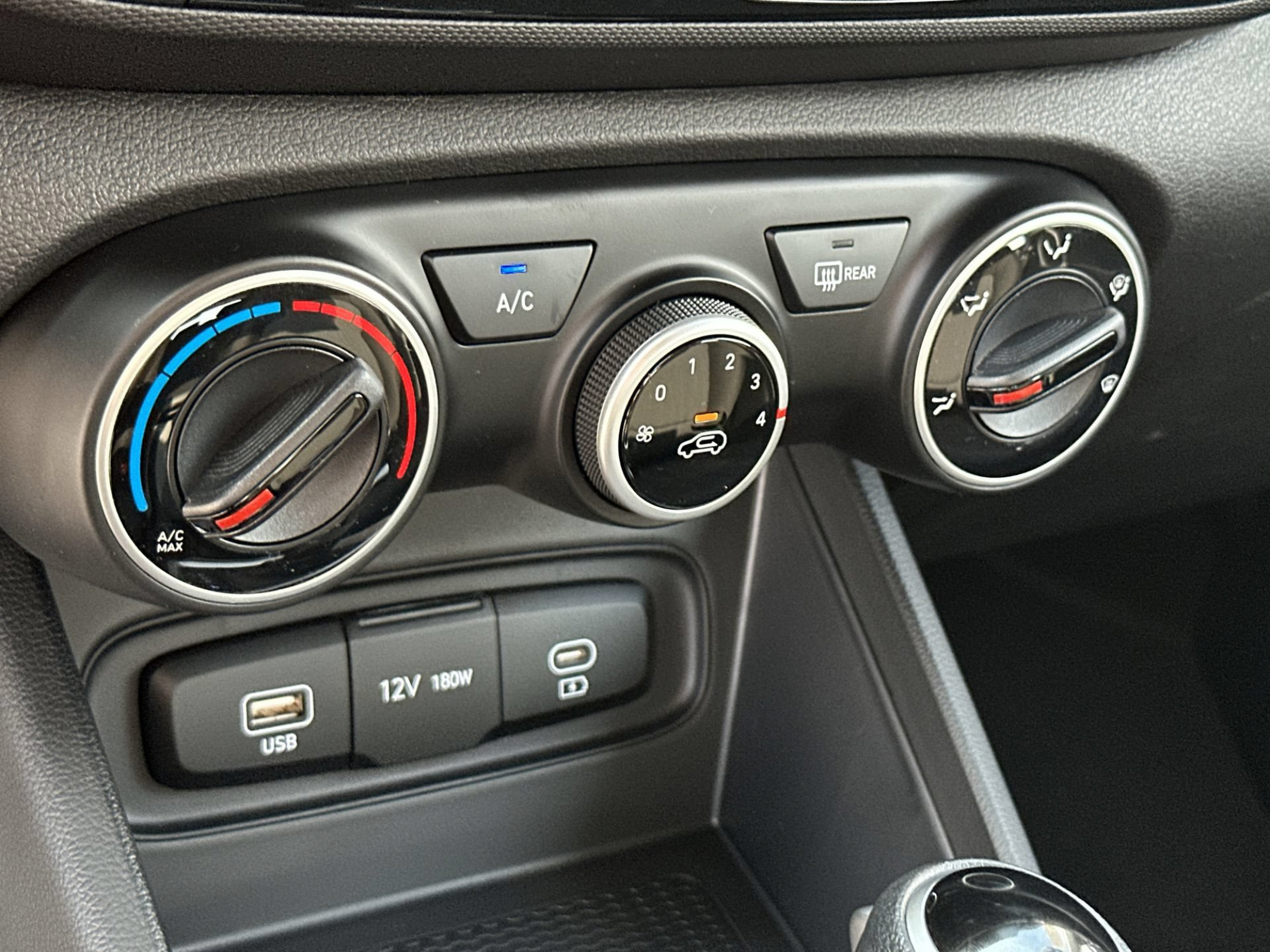 New 2026 Hyundai Venue SE FWD image 16