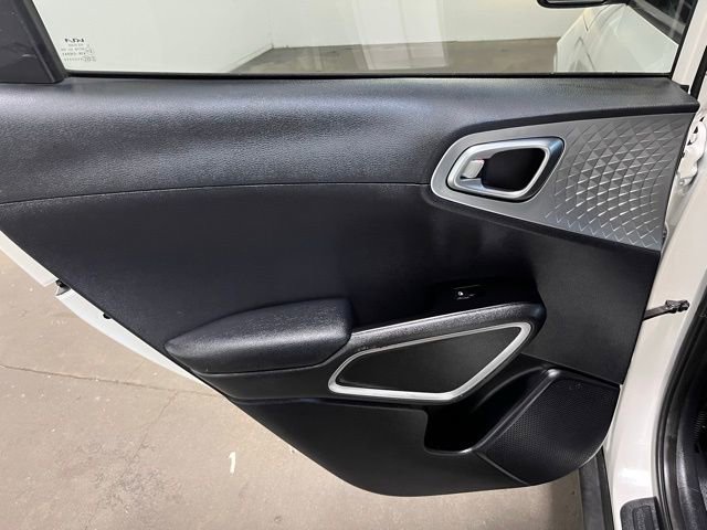 Used 2024 Kia Soul LX w/ Option Group 015 image 16