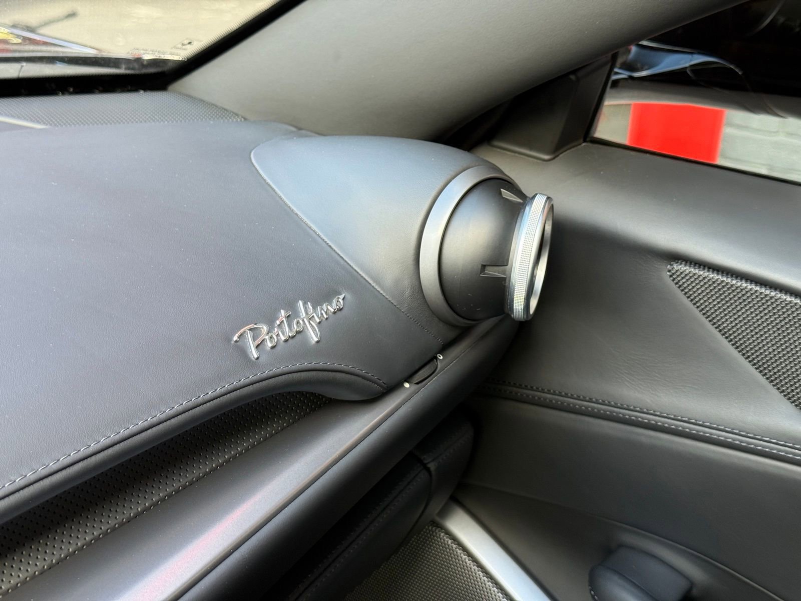 Used 2019 Ferrari Portofino image 32