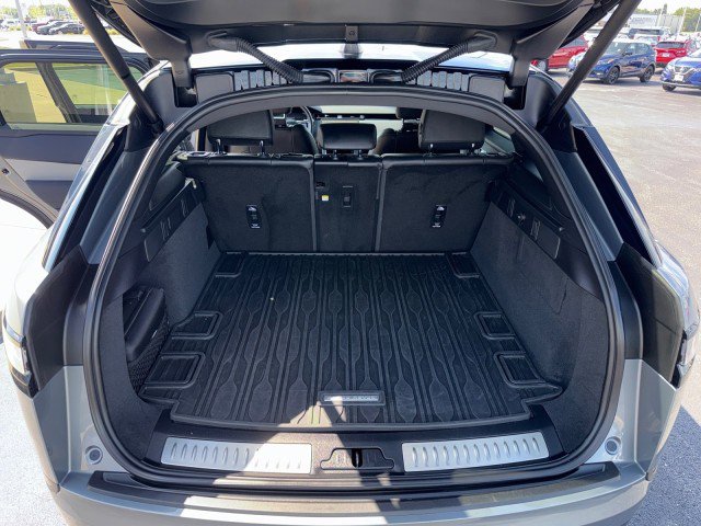 Used 2025 Land Rover Range Rover Velar S image 11