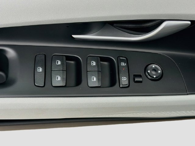 New 2026 Hyundai Elantra SEL Sport FWD image 17