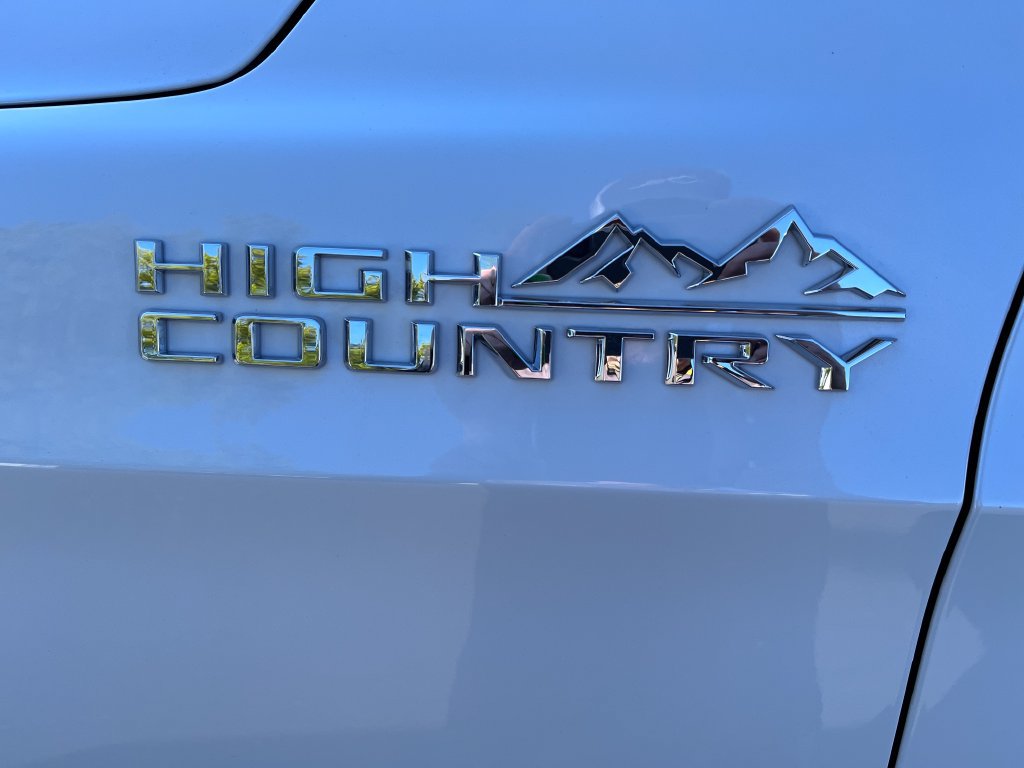New 2026 Chevrolet Suburban High Country w/ Sun And Tow Package AWD/4WD image 34
