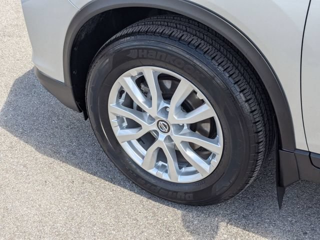Used 2018 Nissan Rogue SV w/ Premium Package AWD/4WD image 23
