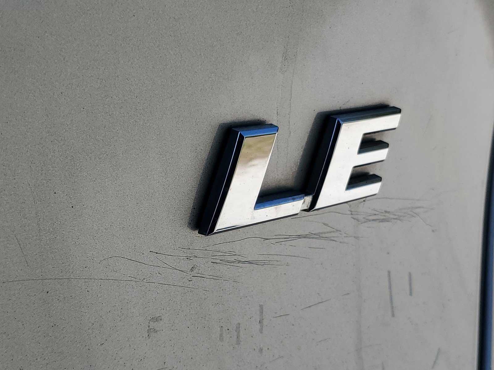 Used 2019 Toyota RAV4 LE image 8