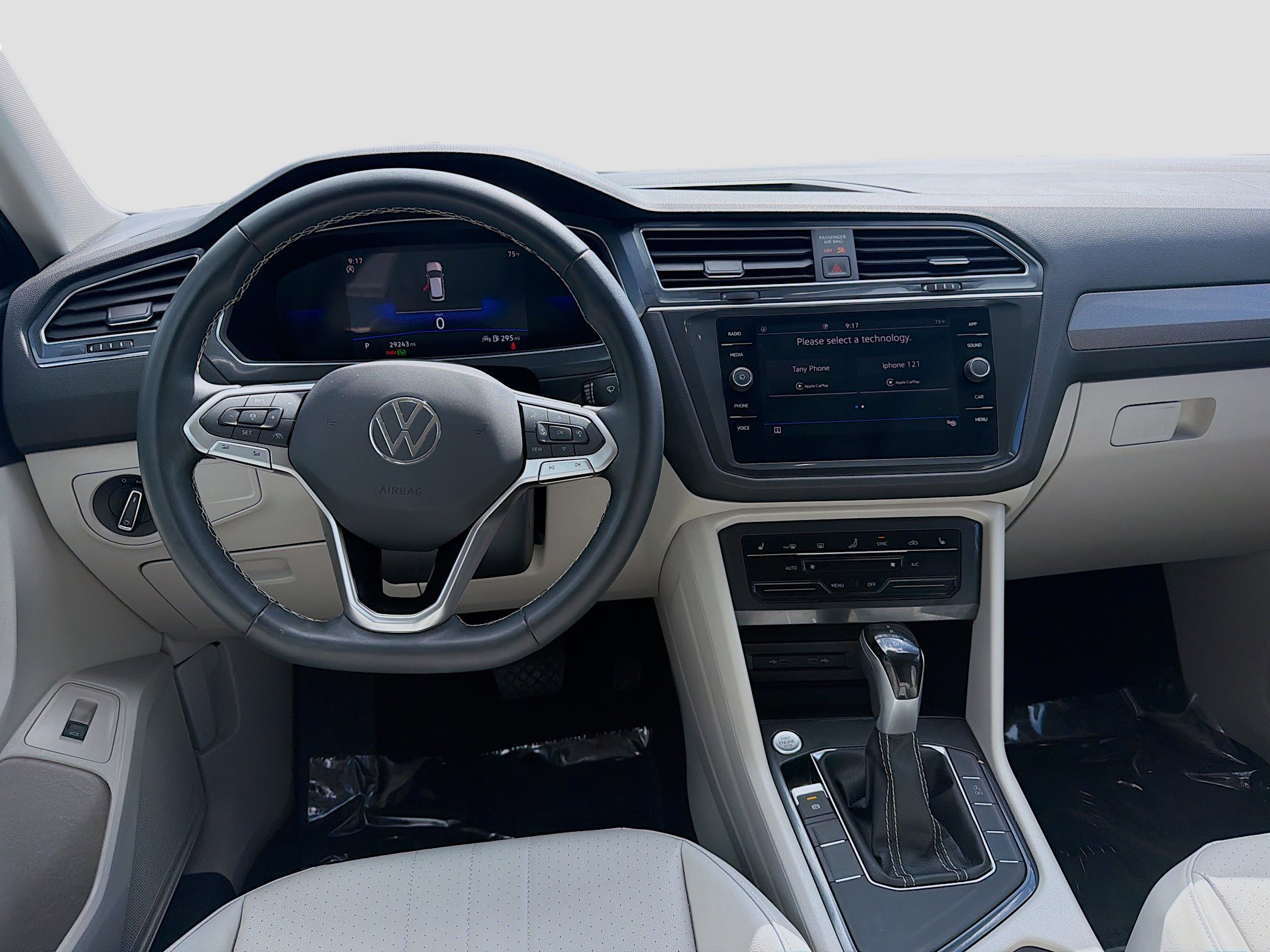 Used 2023 Volkswagen Tiguan SE FWD image 18