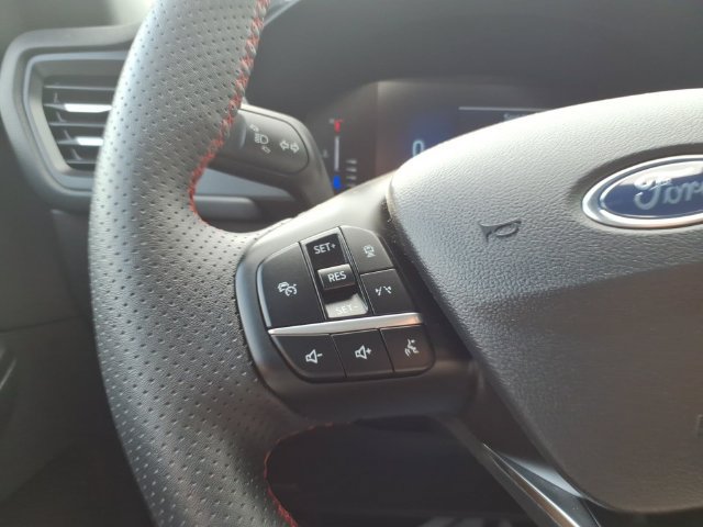 Certified 2024 Ford Escape ST-Line w/ Tech Pack #1 AWD/4WD image 14