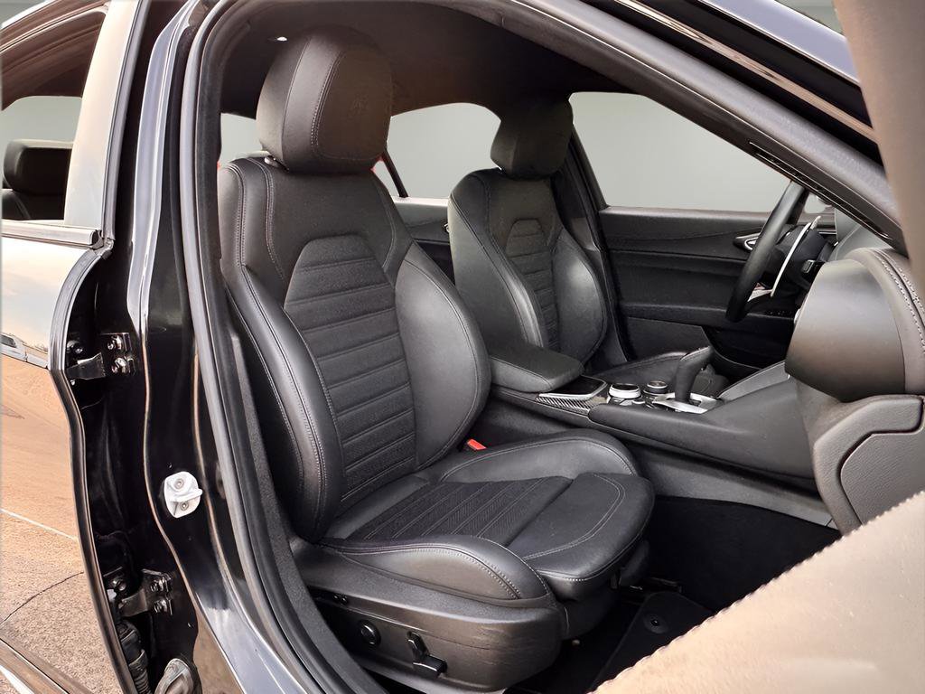 Used 2023 Alfa Romeo Giulia Quadrifoglio w/ Active Assist Plus Package image 25