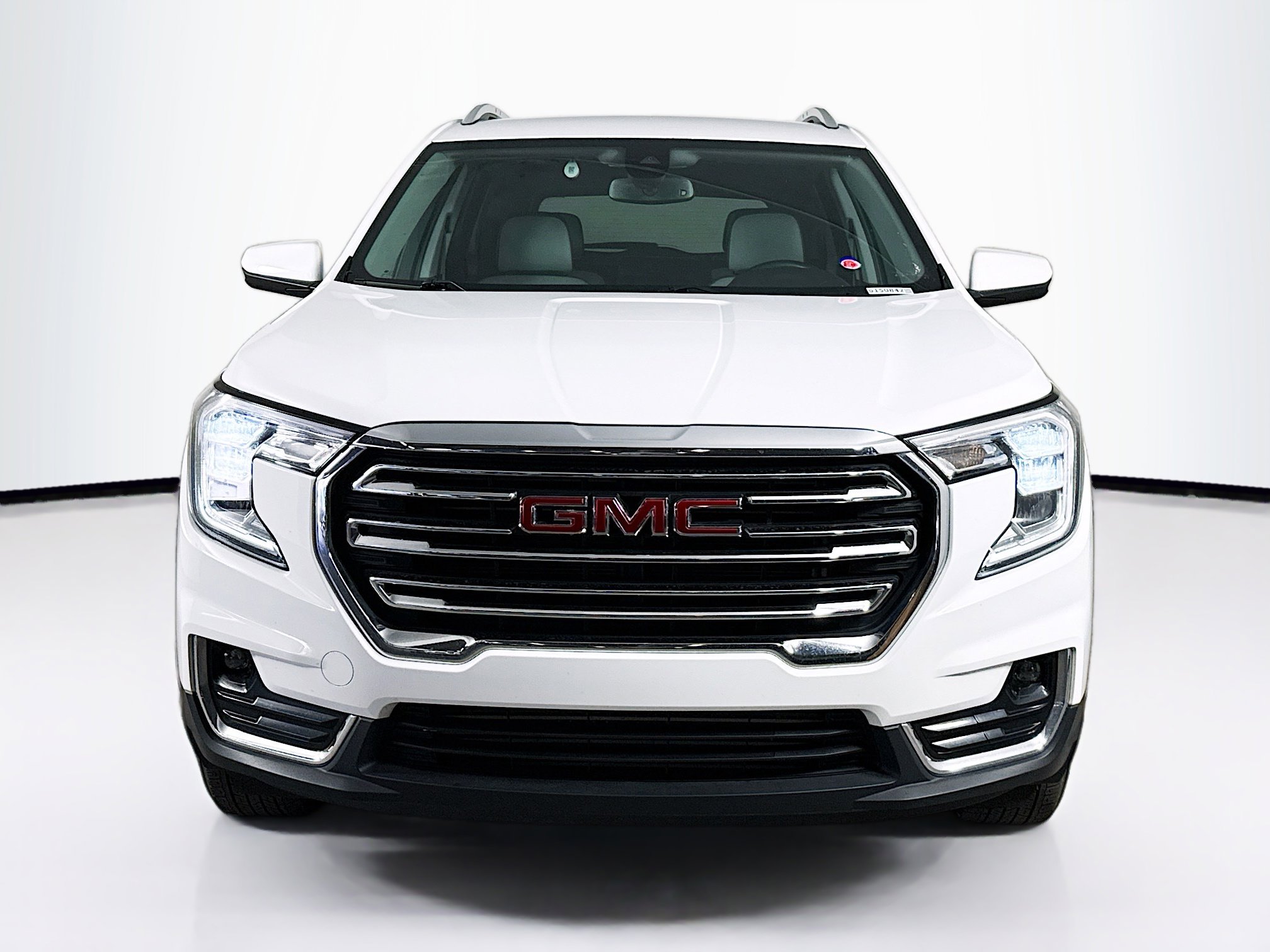 Used 2024 GMC Terrain SLT image 3