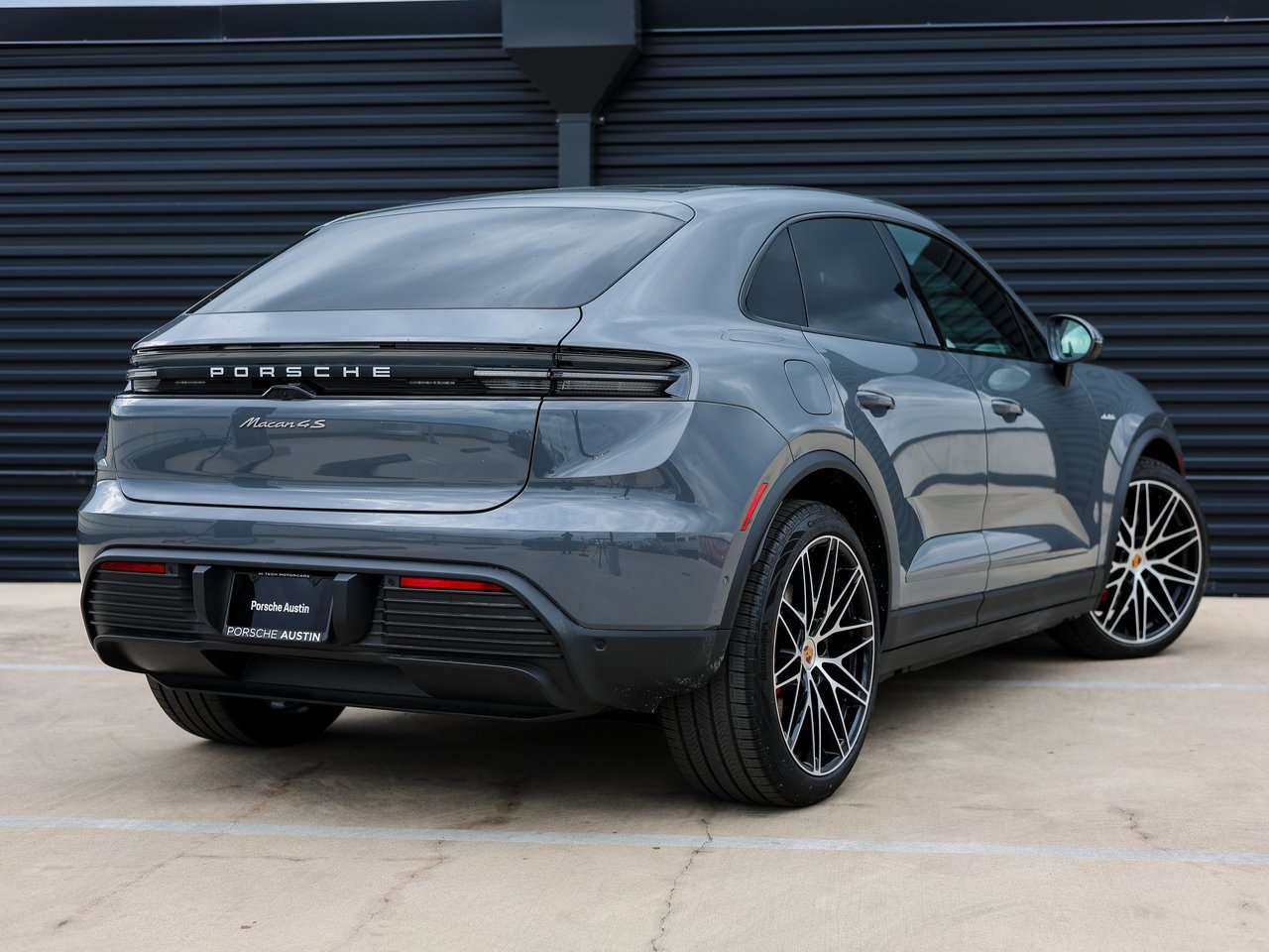 New 2025 Porsche Macan 4S Electric image 7