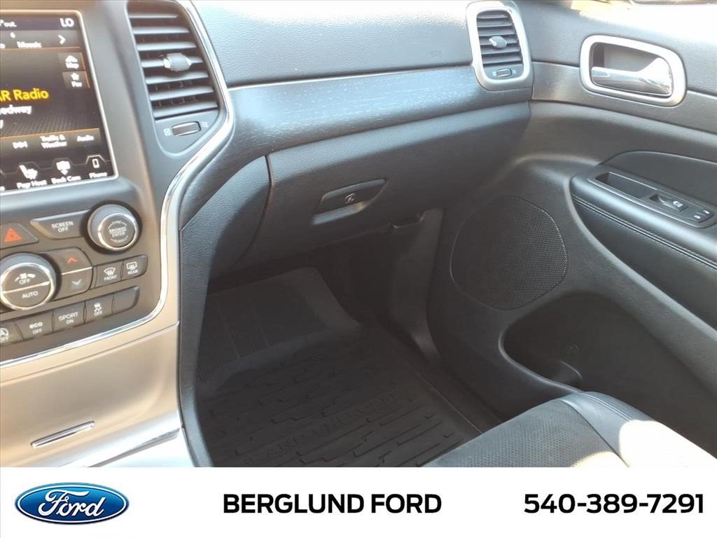 Used 2018 Jeep Grand Cherokee Altitude AWD/4WD image 32