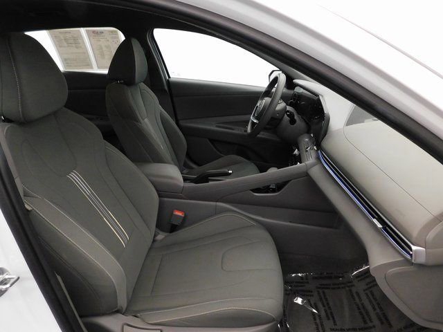 Used 2024 Hyundai Elantra SEL image 34
