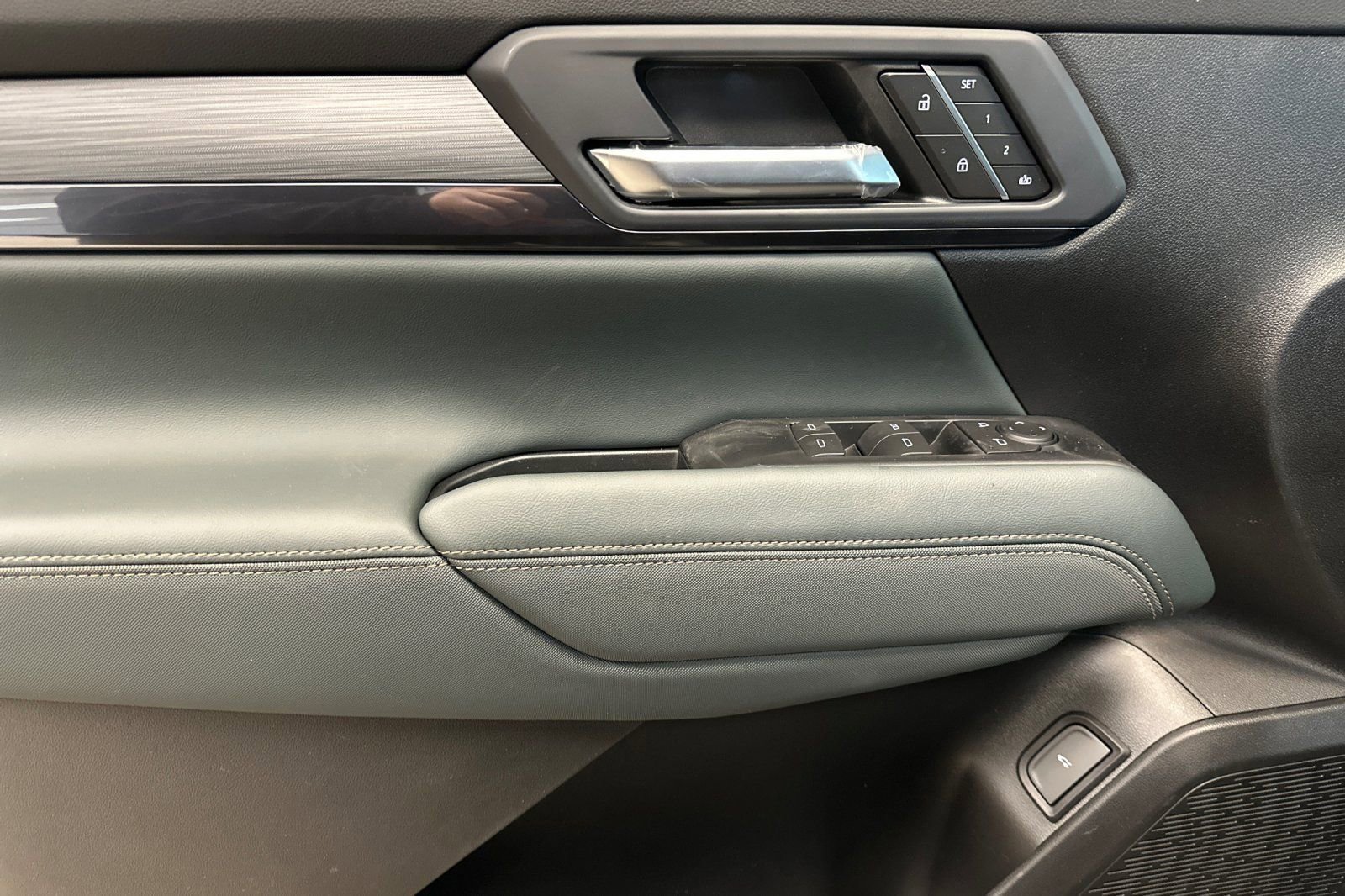 New 2026 GMC Terrain AT4 w/ Convenience Package III AWD/4WD image 10
