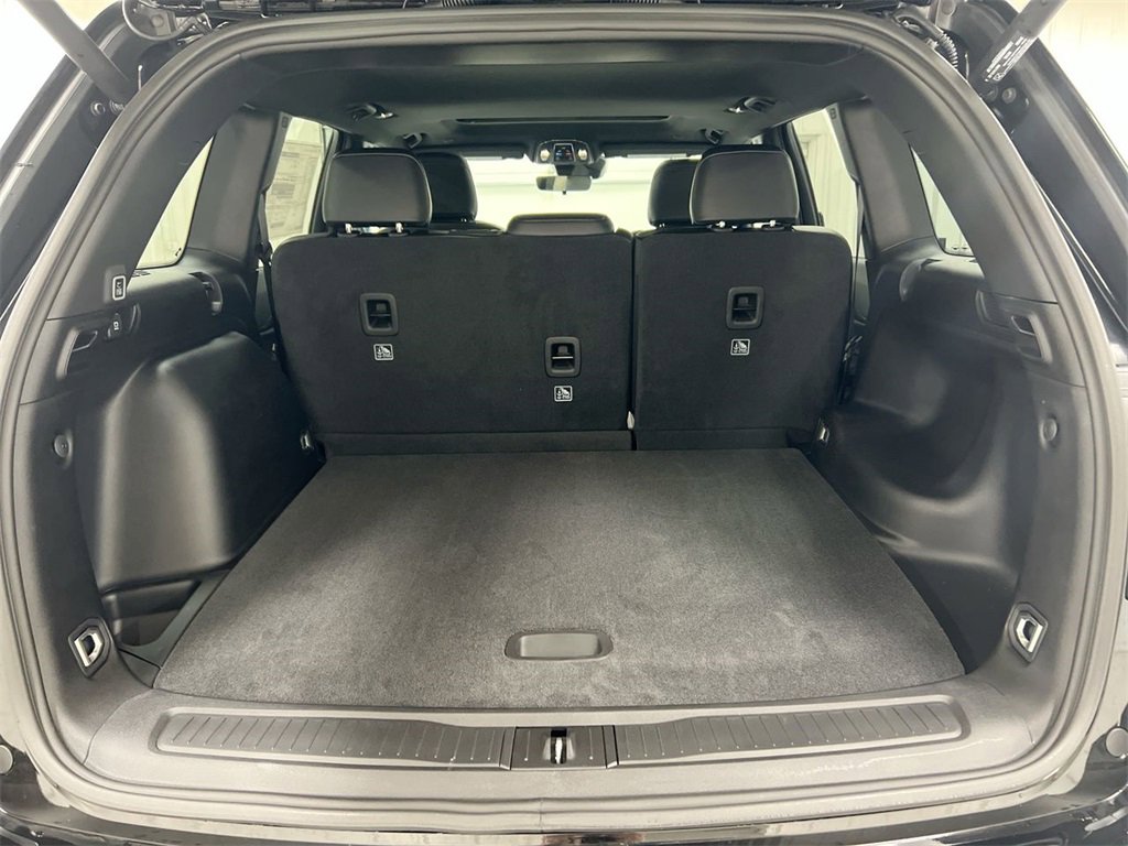 New 2025 Jeep Grand Cherokee Altitude image 24
