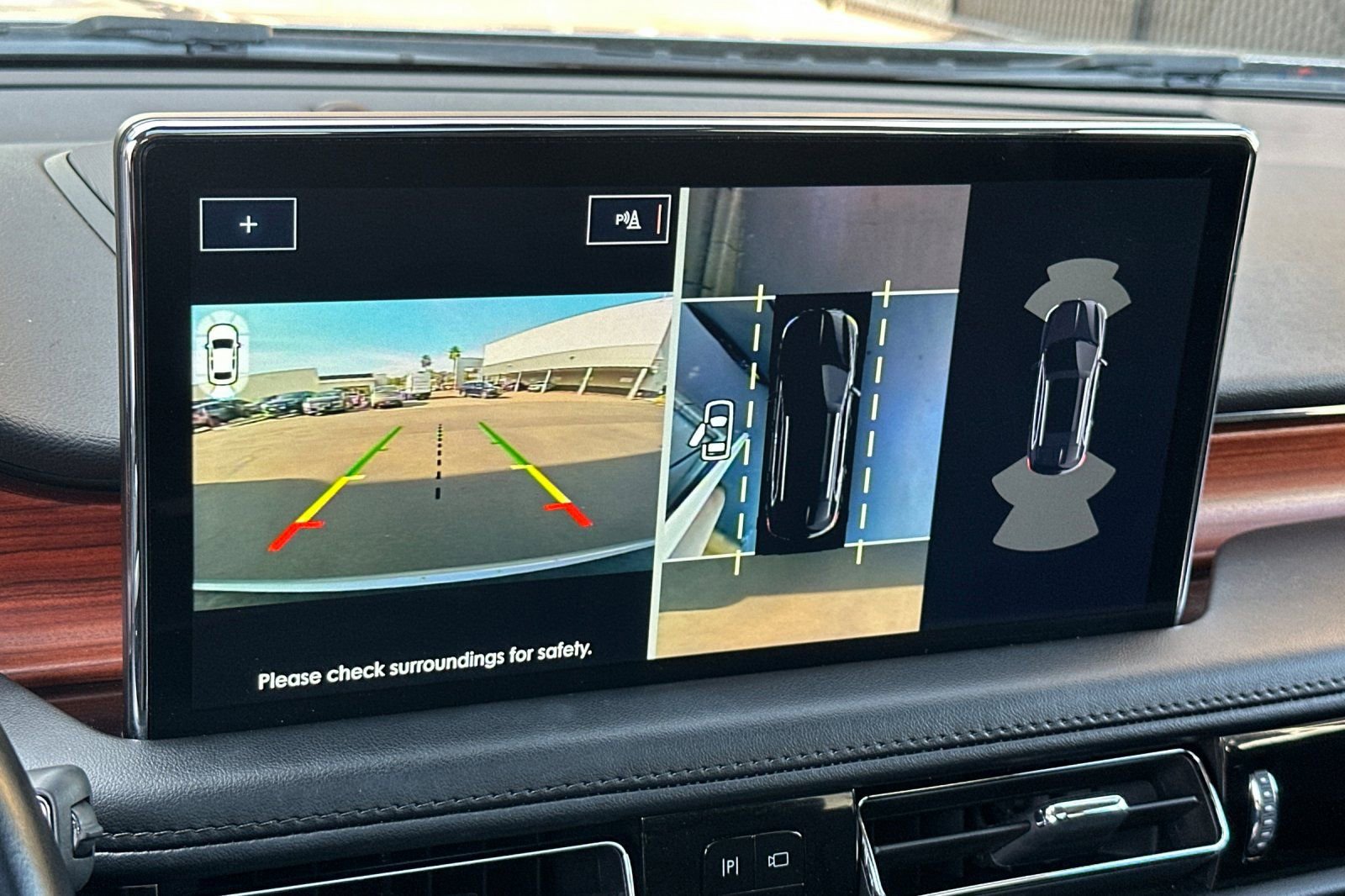 Used 2022 Lincoln Nautilus Reserve w/ Equipment Group 202A image 18