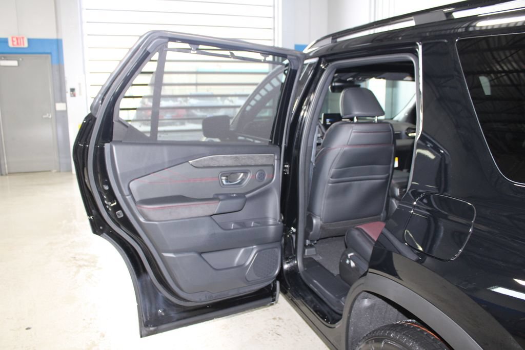 New 2026 Honda Pilot Black Edition image 24