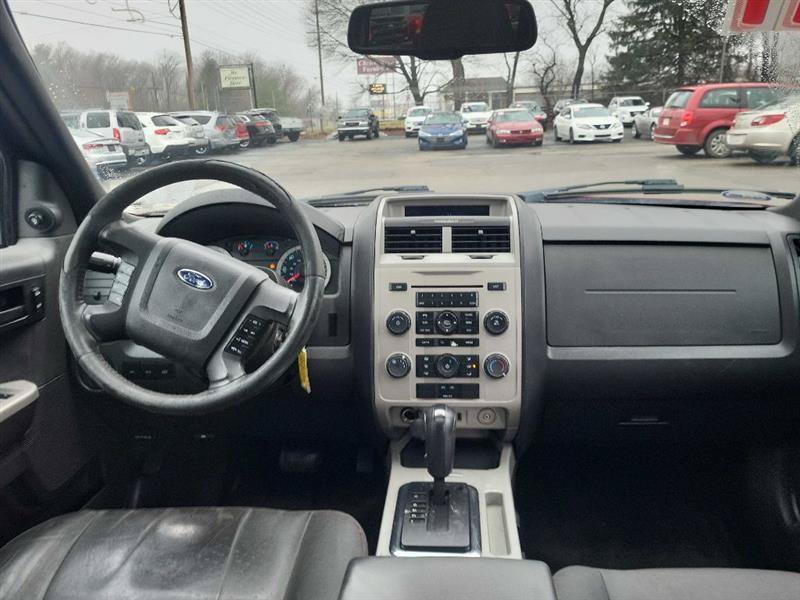 Used 2011 Ford Escape XLT w/ 201A Rapid Spec Order Code FWD image 7