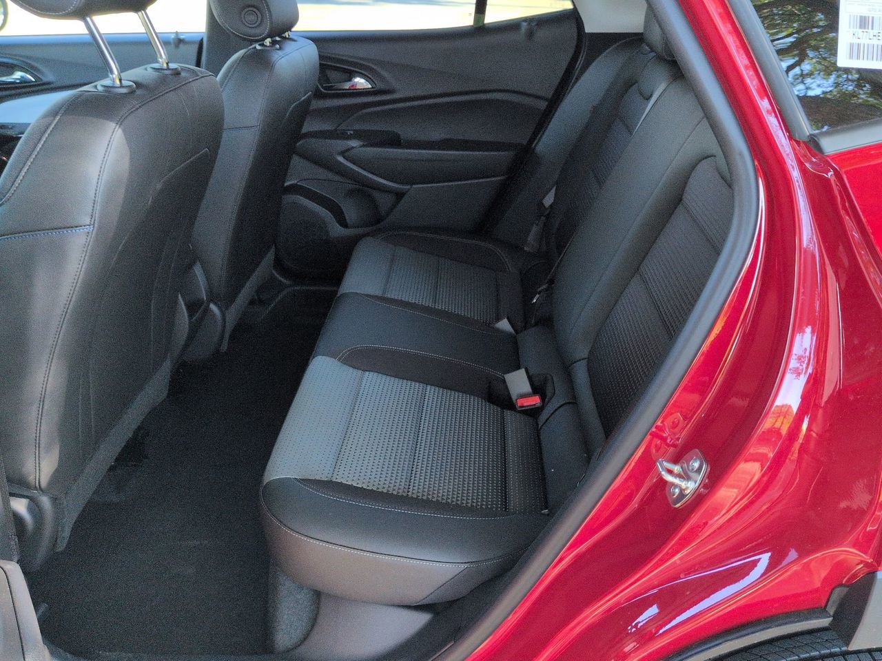 Used 2026 Chevrolet Trax LT w/ LT Convenience Package FWD image 22