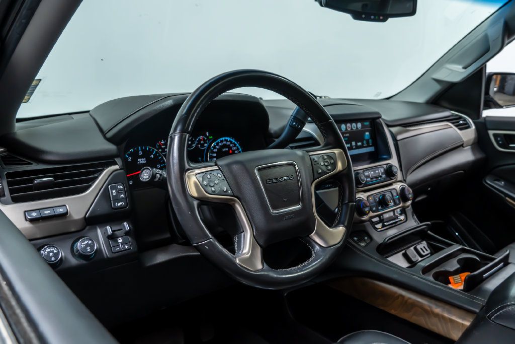Used 2019 GMC Yukon Denali AWD/4WD image 4