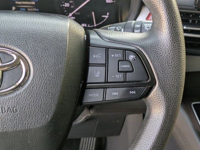 Used 2023 Toyota Sienna LE image 7