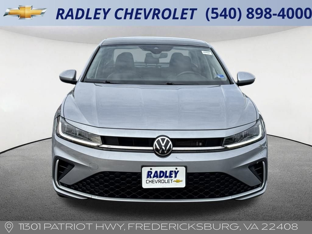 Used 2025 Volkswagen Jetta SE image 22