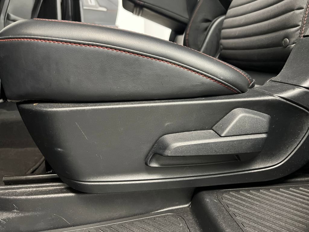 Used 2025 Ford Explorer ST-Line w/ ST-Line Street Pack image 14