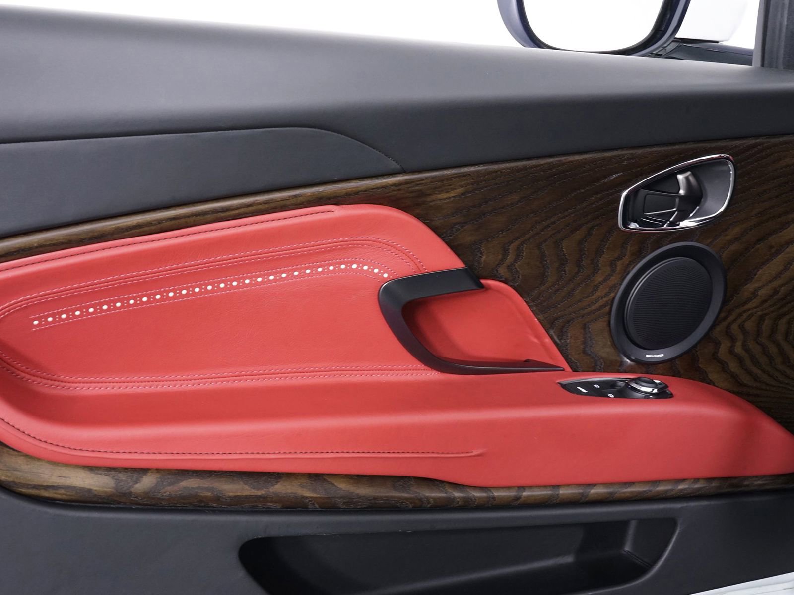 Used 2018 Aston Martin DB11 V12 image 10